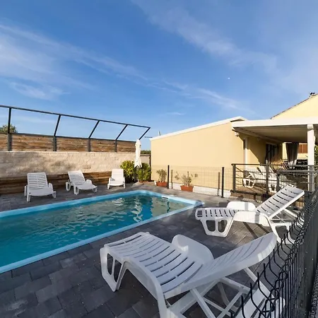 Kamp Tonci אתר קמפינג