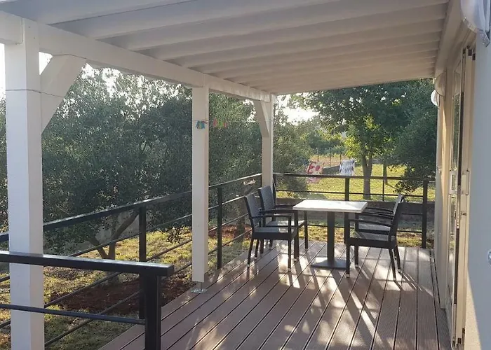 Kamp Tonci Campingplatz *